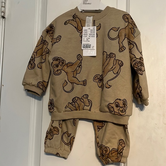H&M Other - H&M Simba sweat set, size 18 months. NWT